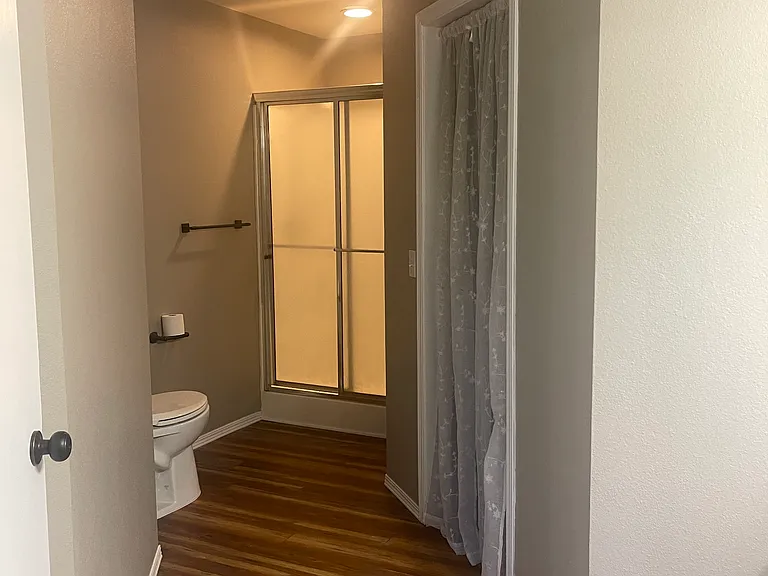 220 Ravenwood Blvd — Photo 11