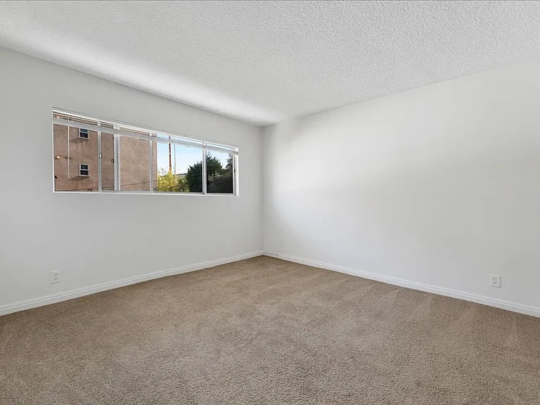 1831 Federal Ave #15 — Photo 9