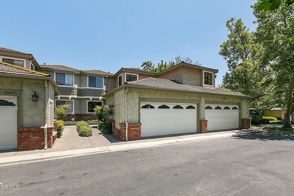 29669 Strawberry Hill Dr, Agoura Hills, CA 91301 Zillow