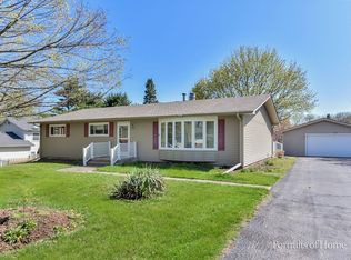 4N251 Avard Rd, West Chicago, IL 60185