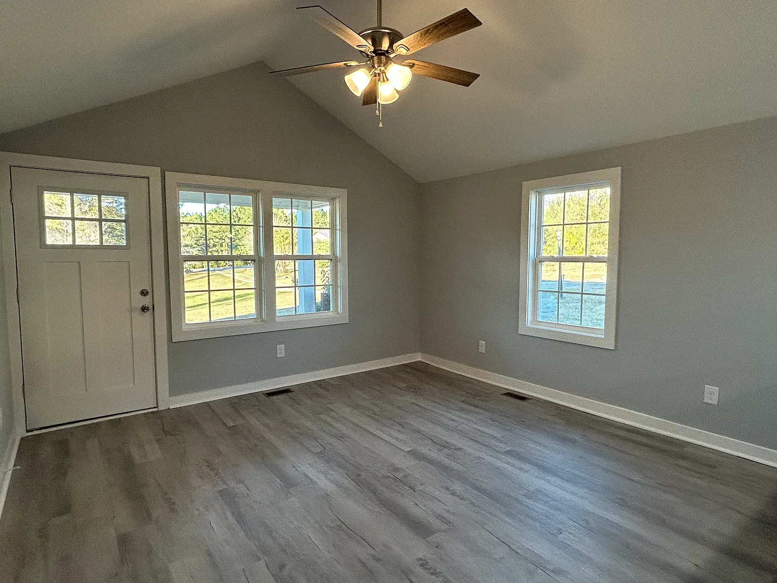 2423 Dyking Rd — Photo 4