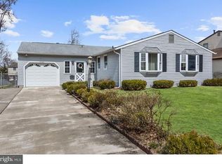 29 W Kennedy Dr, Laurel Springs, NJ 08021