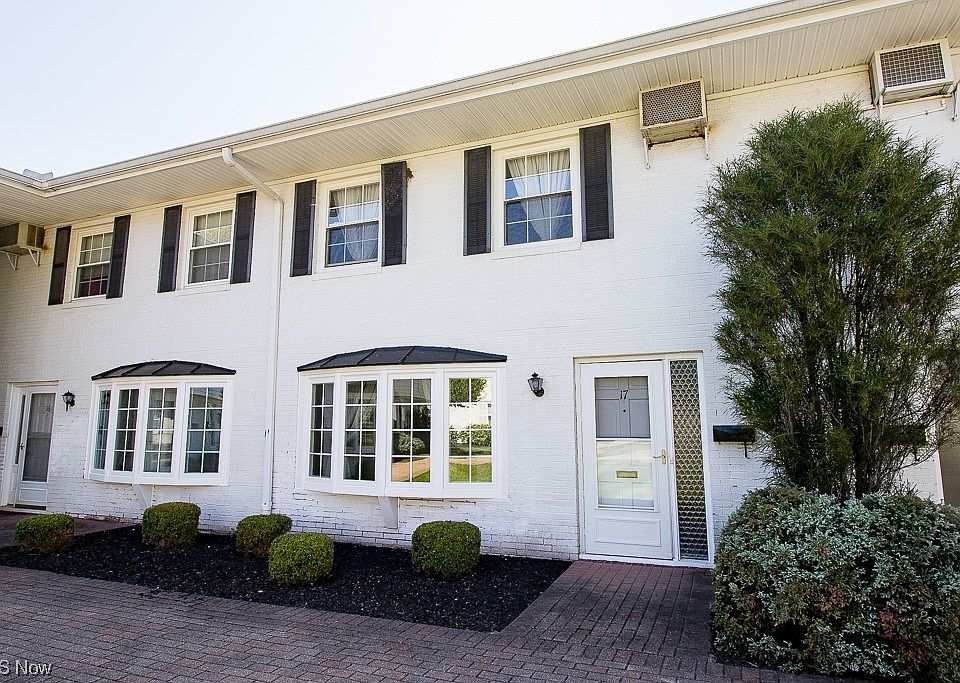1st image of 4 Meadowlawn Dr Unit 17