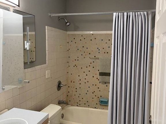 5th image of 4856 Yarmouth Pl APT 8