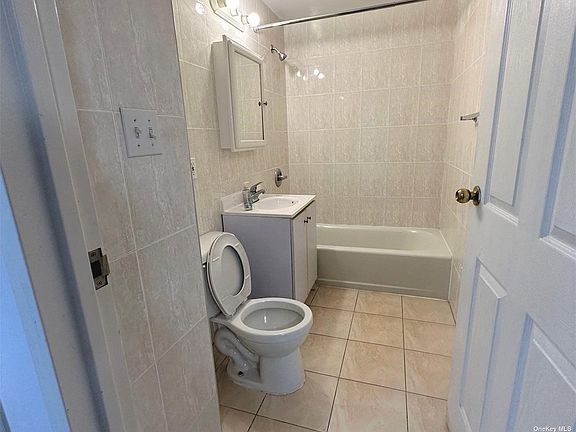 5th image of 108-46 Roosevelt Ave #4B