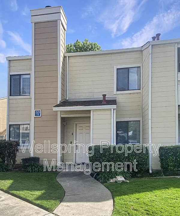 1529 Pyrenees Ave #4