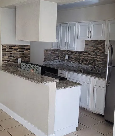 South Dale Villas — Photo 14