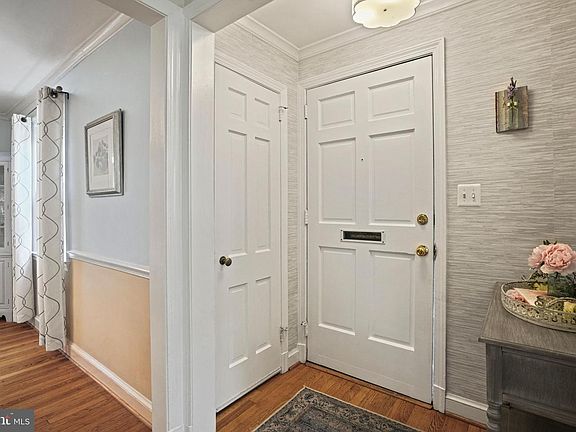 3rd image of 1907 Brisbane St