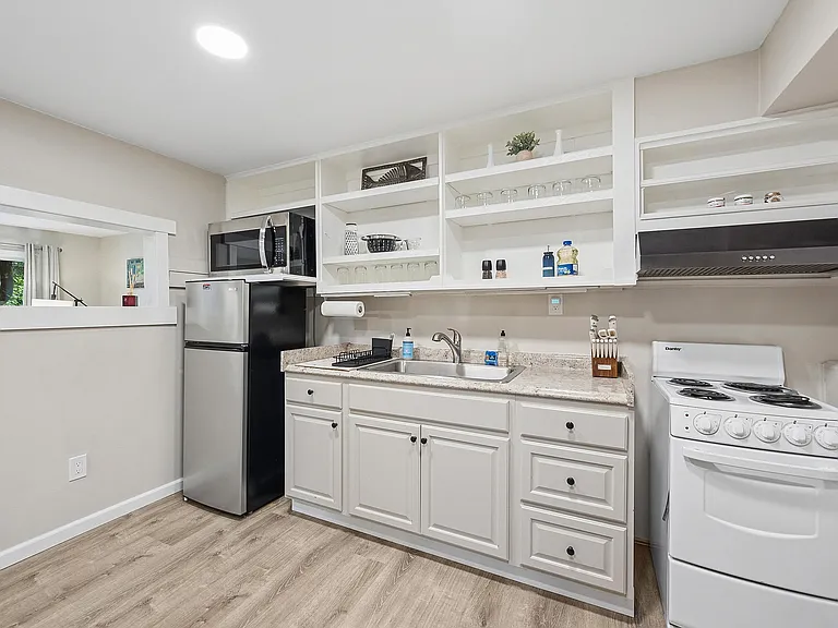 316 Ash St — Photo 17