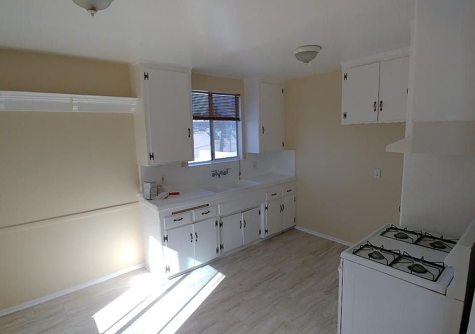 1st image of 13505 Saticoy St APT 6