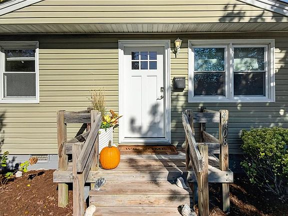 3rd image of 4408 Clyde St