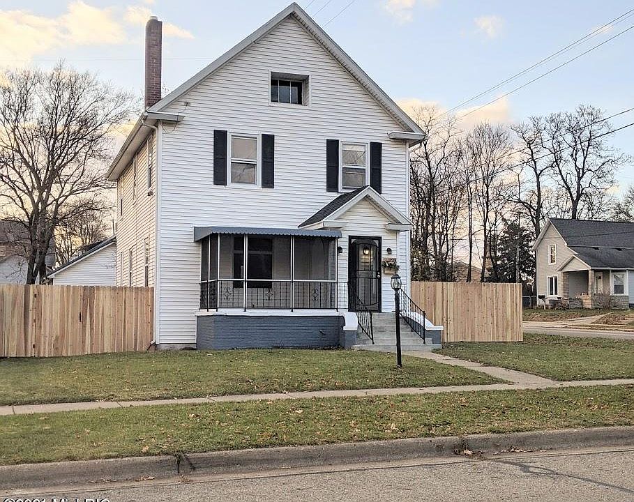 1st image of 223 Chestnut St