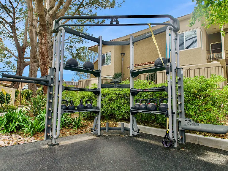 Bella Del Mar Apartments — Photo 8