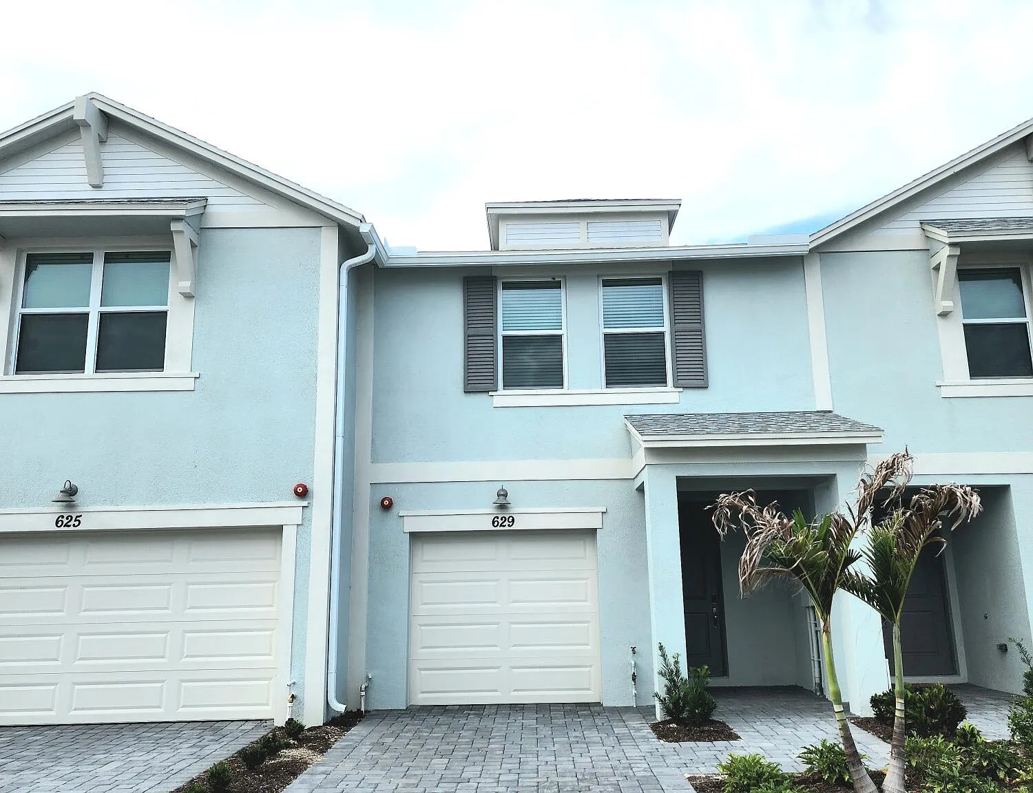 3 bed, 2.5 bath, 1485 sqft, $2,425 — Photo 1