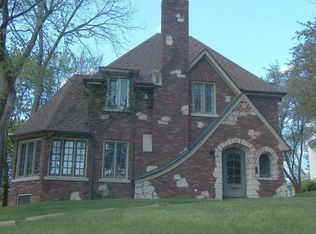 2424 Fulton Ave, Davenport, IA 52803