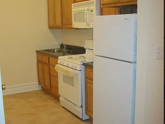 4th image of 343 E 115th St #C