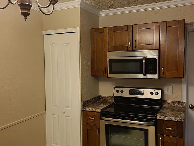 8406 Glen Echo — Photo 4