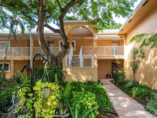 401 SE 10th Street #207B, Dania Beach, FL 33004