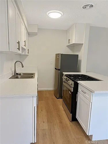 1820 N Edgemont St #2 Photo 1