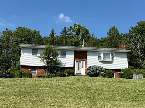 21 Tharon Ln, Moundsville, WV 26041