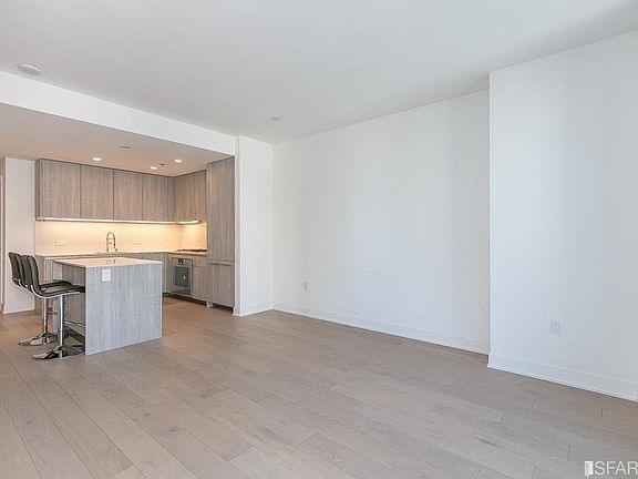 5th image of 318 Main St Unit 2C