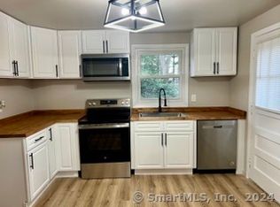 513 George Washington Rd, Enfield, CT 06082