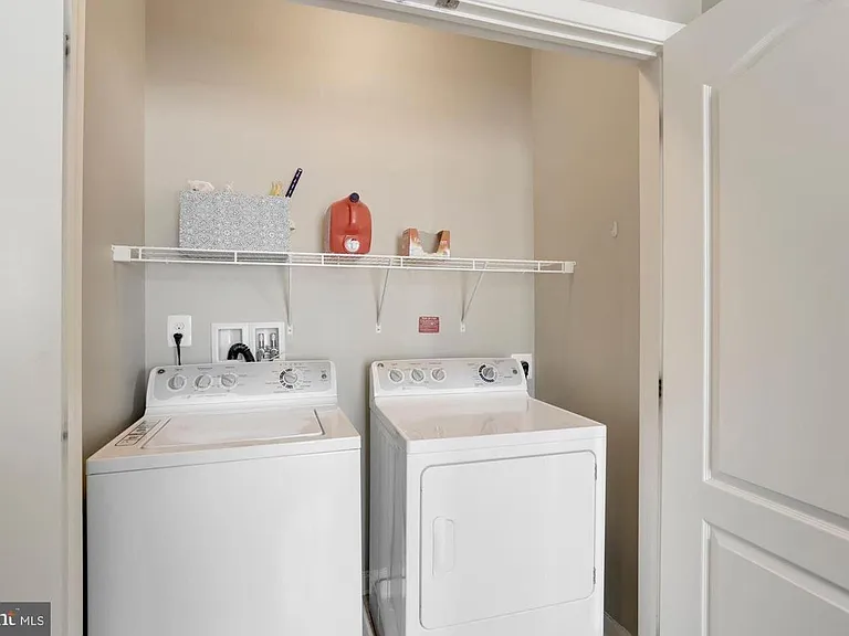 23792 Hopewell Manor Ter — Photo 36