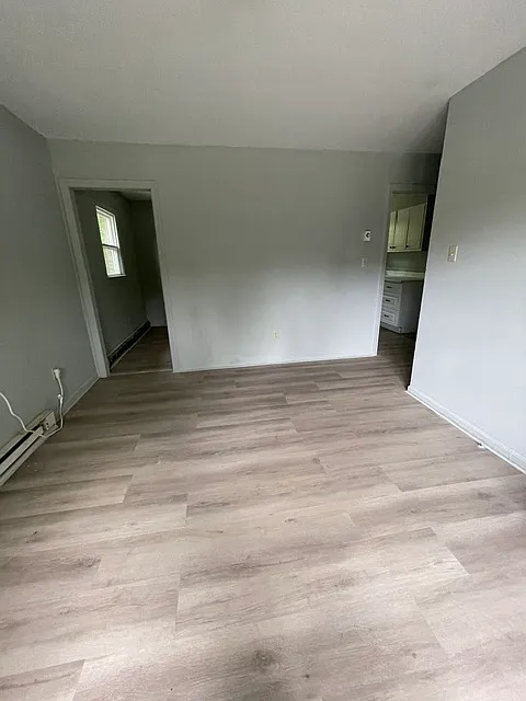 3 bed, 900 sqft, $1,000 — Photo 3