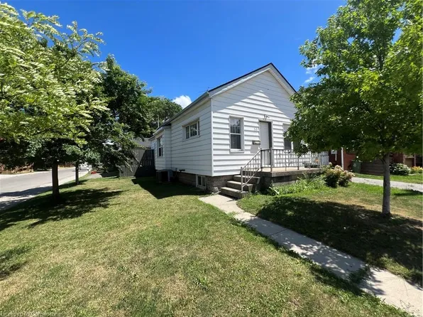 56 Garside Ave N, Hamilton, ON L8H 4W2