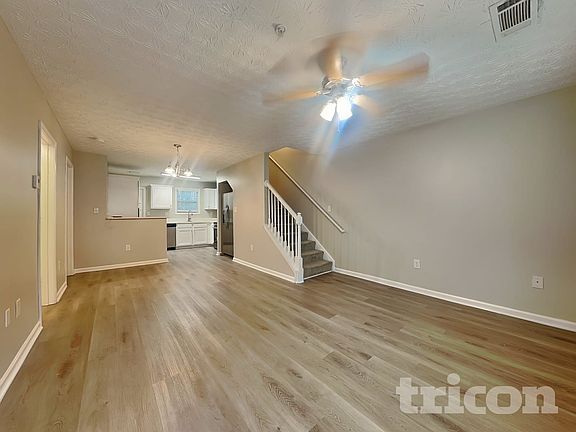 2nd image of 1043 Wedgewood Ct