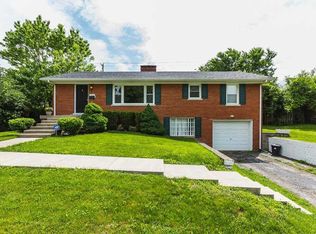 1820 Traveller Rd, Lexington, KY 40504