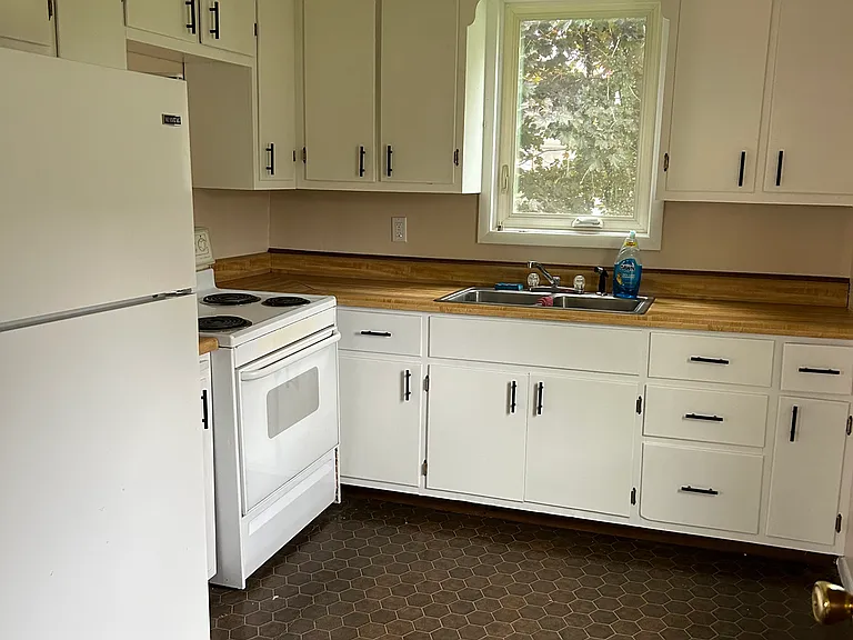 457 Broadway St — Photo 2