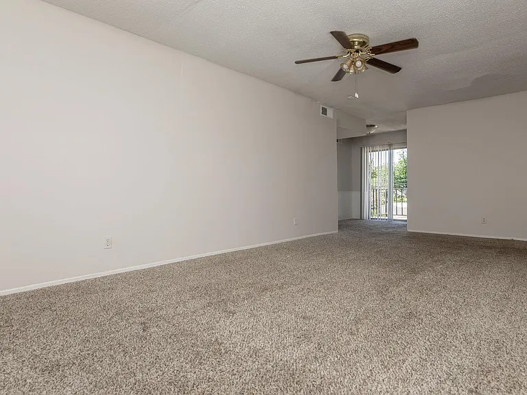 Bel Air Estates — Photo 32