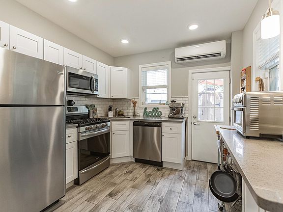 4th image of 1843 S Rosewood St
