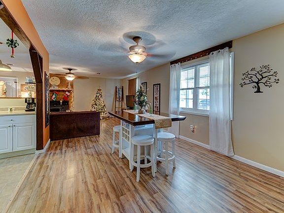 4th image of 241 Almon Dr