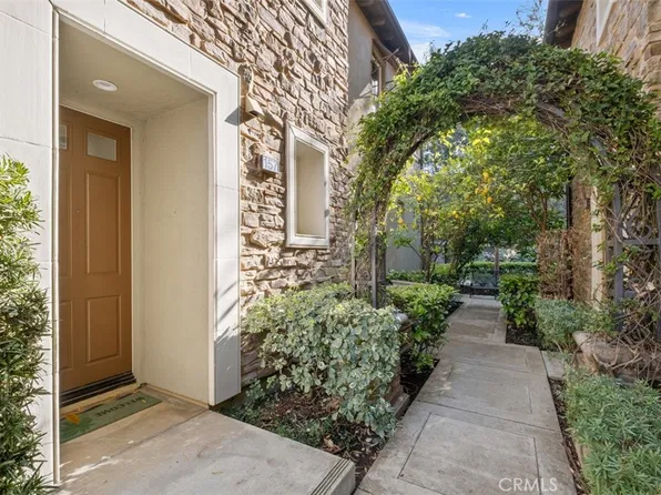 157 Roadrunner, Irvine, CA 92603