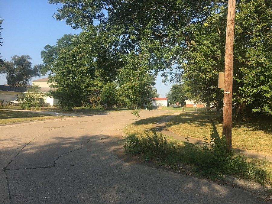 2nd image of 2427 Winfield Ave