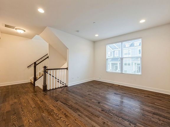 3rd image of 1959 Kingsley Cir