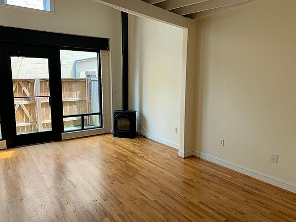 4th image of 3 N Vine St