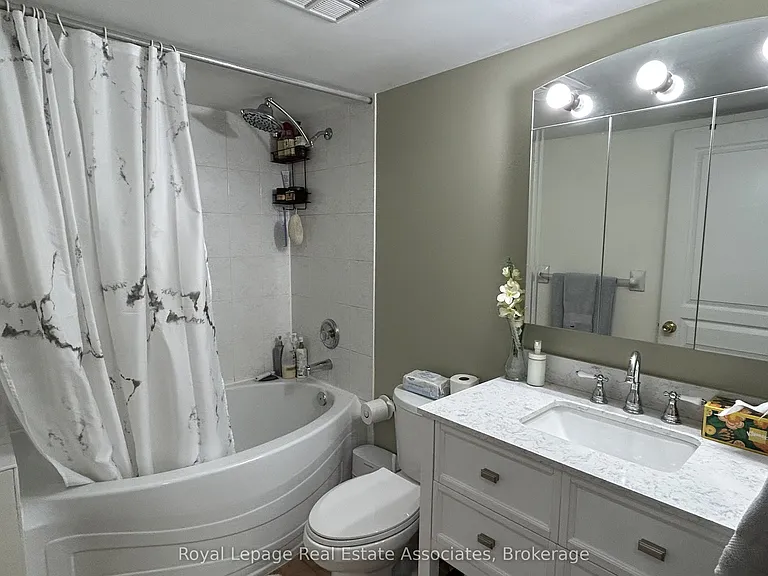 2585 Erin Centre Blvd #606 — Photo 7