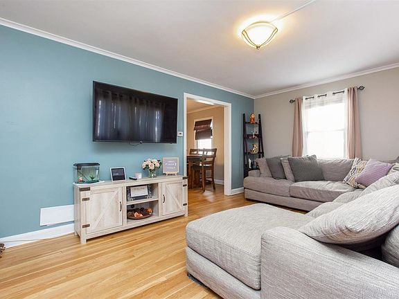 2nd image of 13 Kathryn St