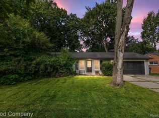 45 Huntley Ave, Clawson, MI 48017