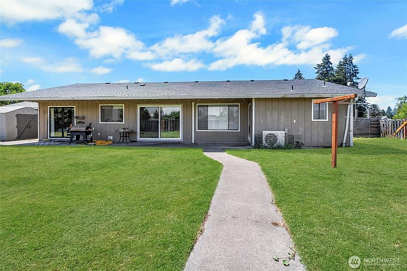 4th image of 9018 Andes Court SE
