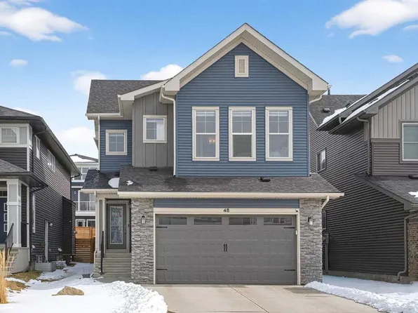 48 W Carringvue St NW, Calgary, AB T3P 1L7