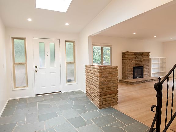 5th image of 2604 Foothill Rd