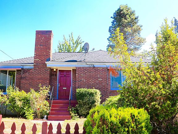 2nd image of 8618 Seward Park Ave S