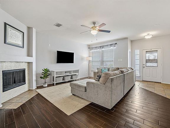 3rd image of 1509 Spinnaker Way