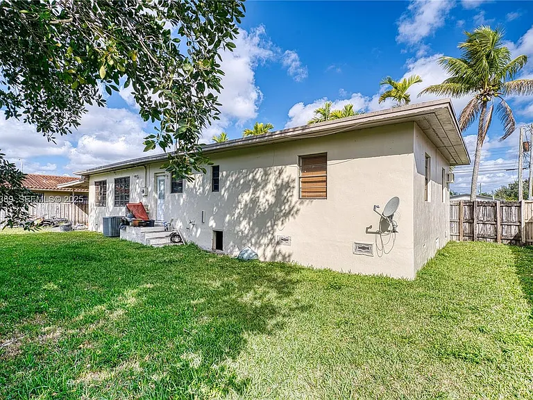 6550 SW 27th St — Photo 28