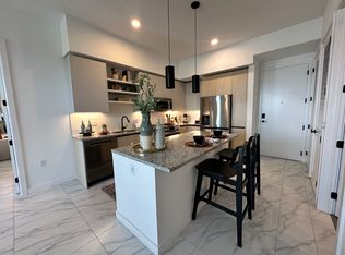 2152 NE 168th St #B2, Miami, FL 33162