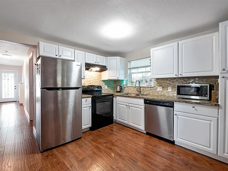 8314 Brandon St — Photo 16